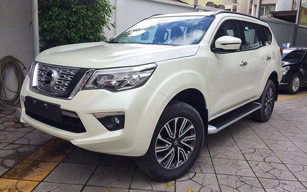 Thuê xe 7 chỗ Nissan Terra