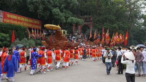 thue-xe-di-le-hoi-den-hung-2019