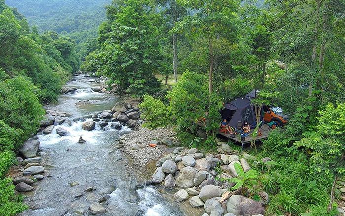 Khu cắm trại bên suối Mojen's Camp & Retreat.