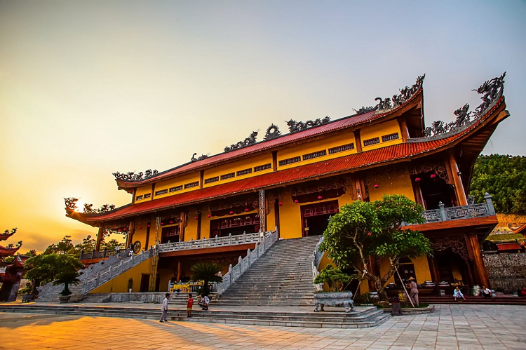 Hình ảnh chùa Ba Vàng Quảng Ninh