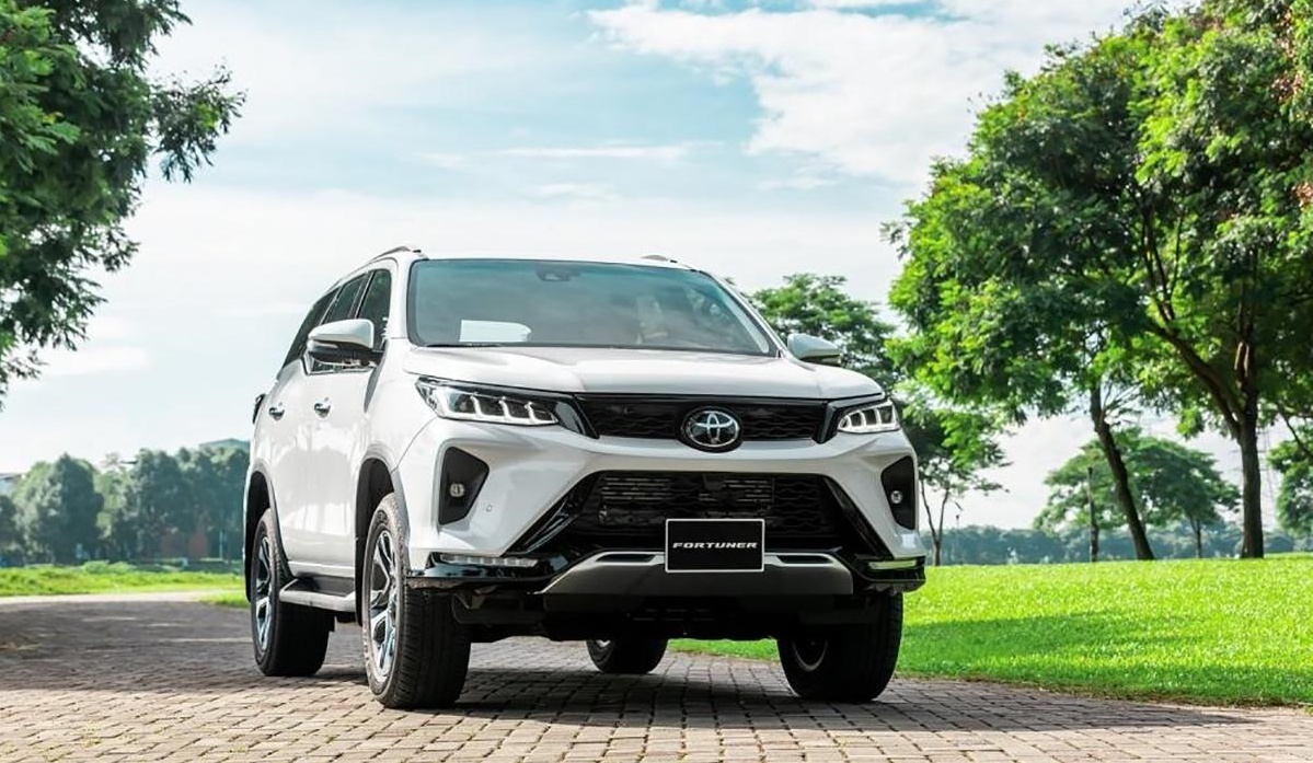 Thuê Xe 7 Chỗ Có Tài Xế – Lựa Chọn Thoải Mái Cho Mọi Hành Trình 6 thue-xe-hop-dong-7-cho-gia-re 3