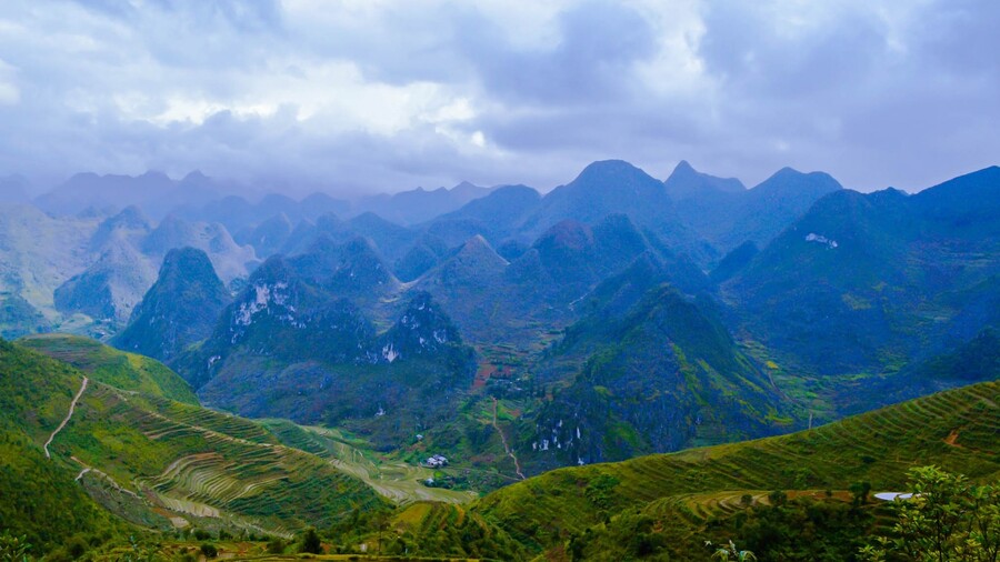 Giá thuê xe 29 chỗ tăng cao trong mùa cao điểm du lịch tháng 10, 11 cao-nguyen-da-dong-van