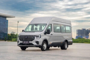 Dịch vụ cho thuê xe ford transit premium 18 chỗ cao cấp (2)