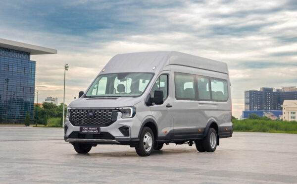 Dịch vụ cho thuê xe ford transit premium 18 chỗ cao cấp (2)