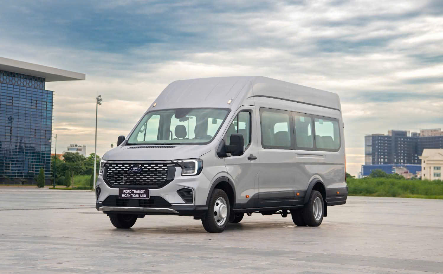 Dịch vụ cho thuê xe ford transit premium 18 chỗ cao cấp (5)